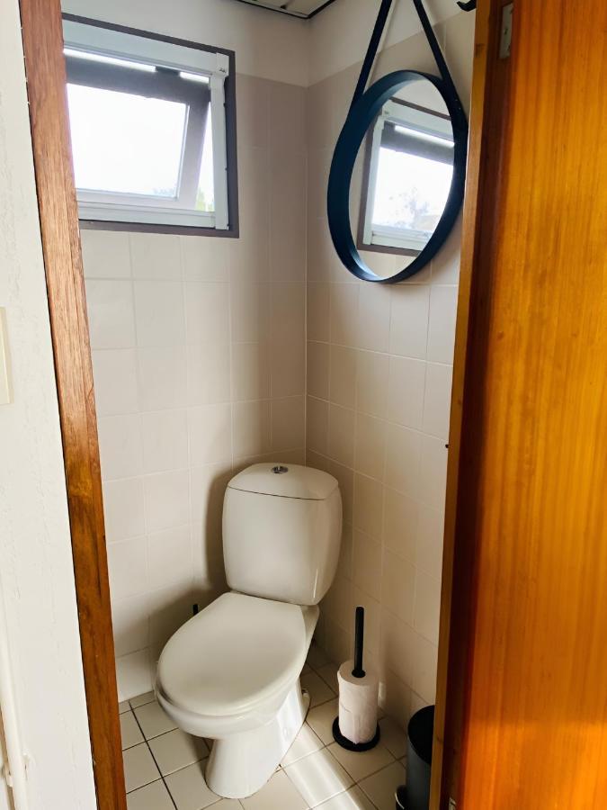 Woonboot In Sumar Gelegen Tussen Leeuwarden En Drachten Suameer Luaran gambar